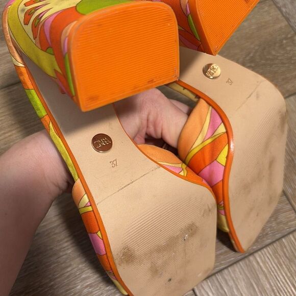 Zara Printed Heel Sandals - Picture 7 of 10